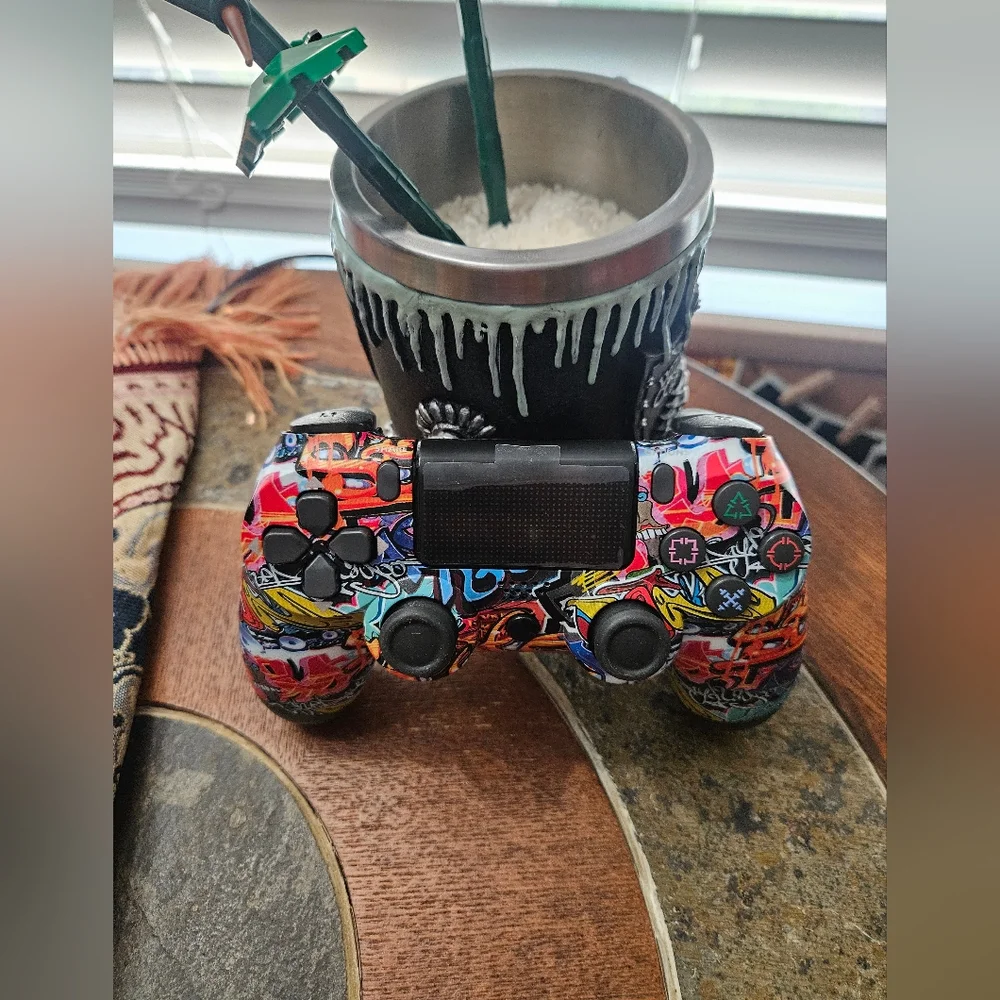 Custom Graffiti Wireless Controller